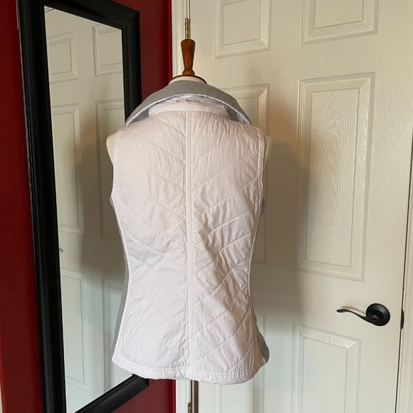 Columbia Grey and White Vest-Size M - Picture 2 of 8